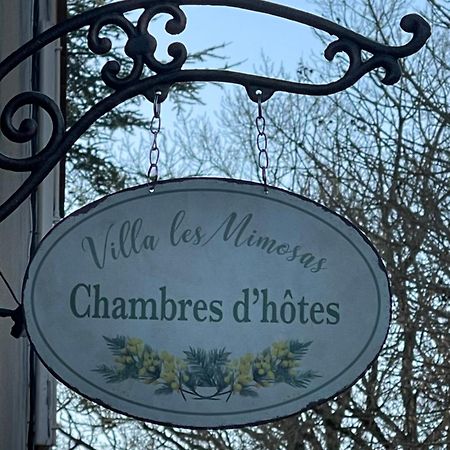 Villa Les Mimosas - 3 Chambres D'Hotes Plassac  ภายนอก รูปภาพ